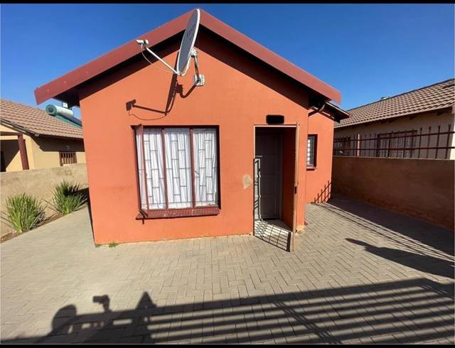 3 BEDROOM HOUSE FOR SALE IN SOSHANGUVE VV
